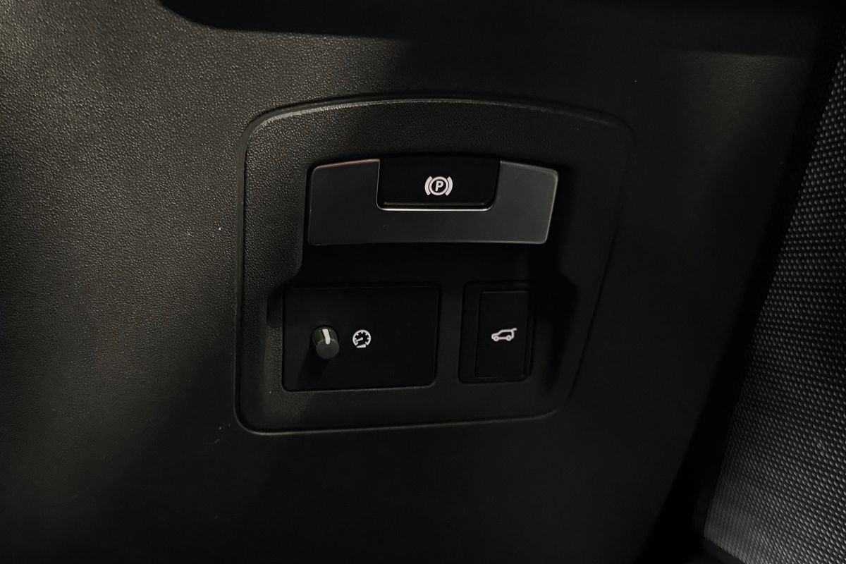 2019 Land Rover Range Rover Velar D240 SE L560