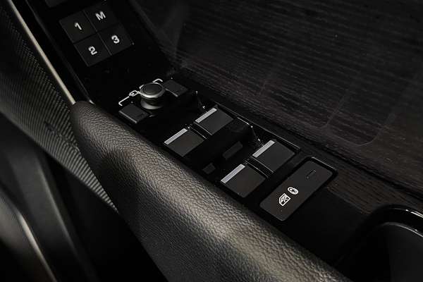 2019 Land Rover Range Rover Velar D240 SE L560