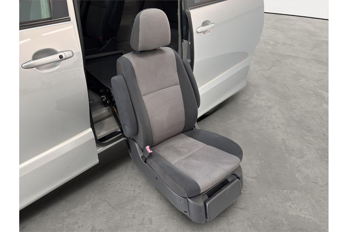 2008 Toyota Estima Aeras Welcab