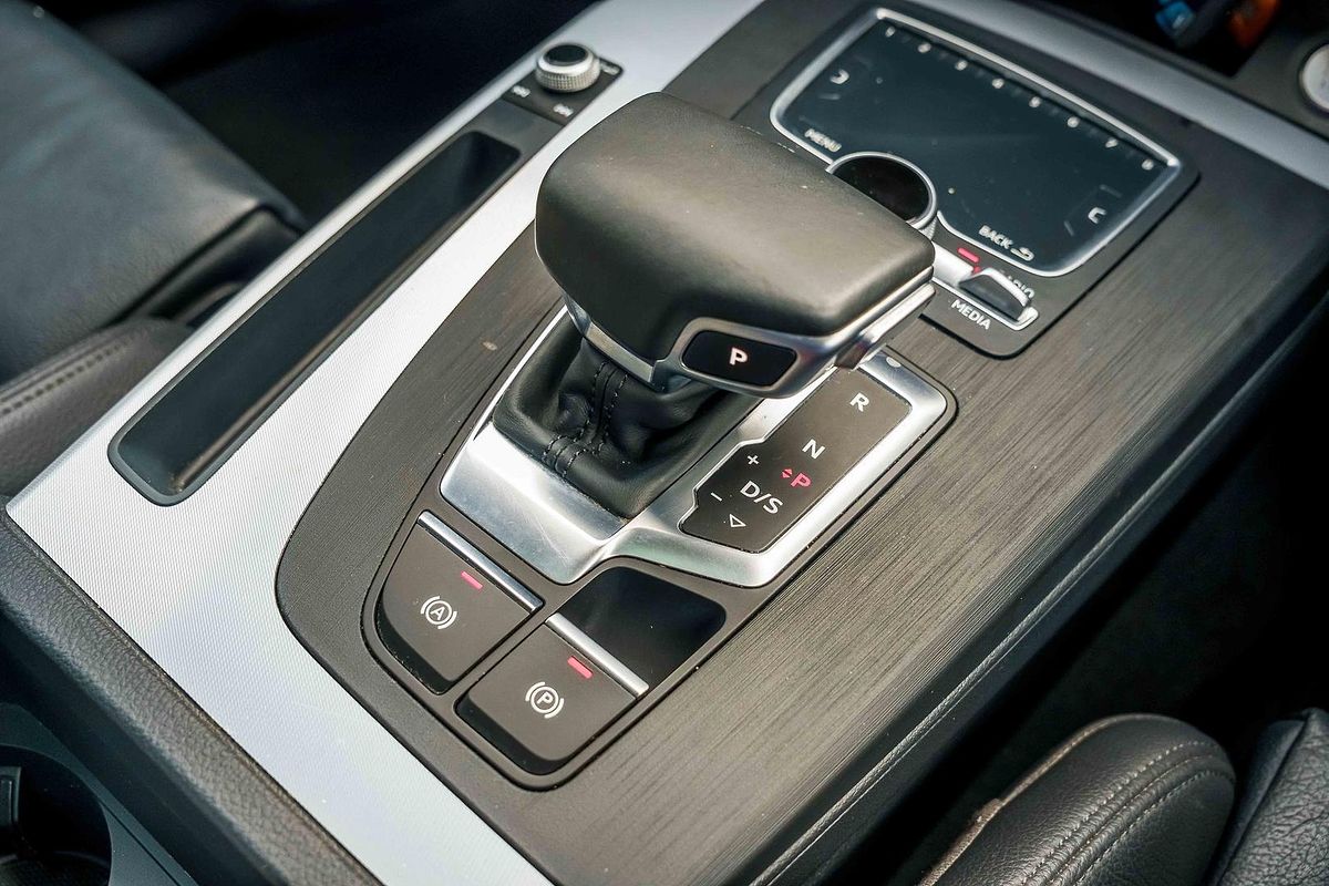 2020 Audi Q5 45 TFSI Sport FY