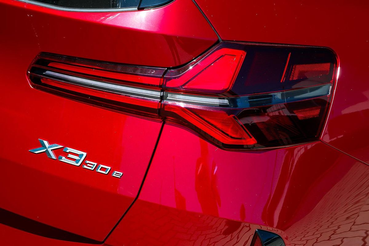 2025 BMW X3 30e xDrive G45