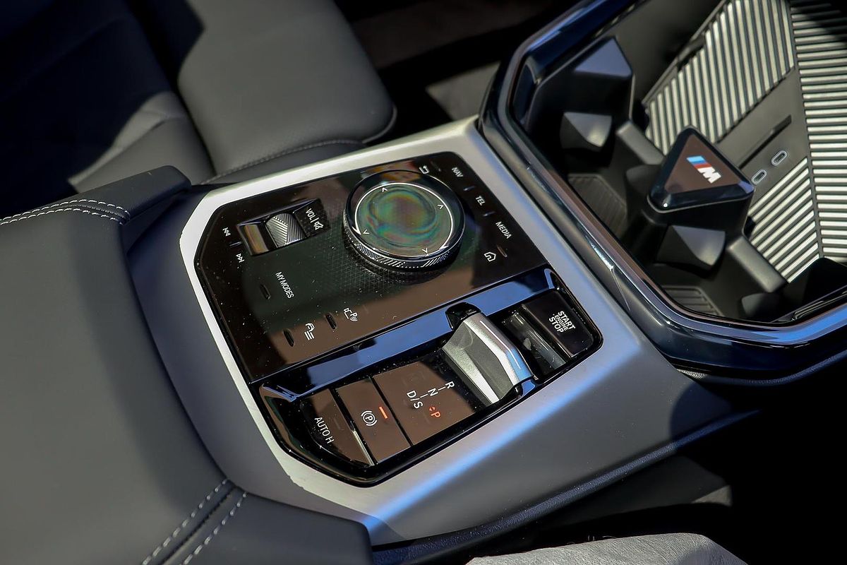 2025 BMW X3 30e xDrive G45