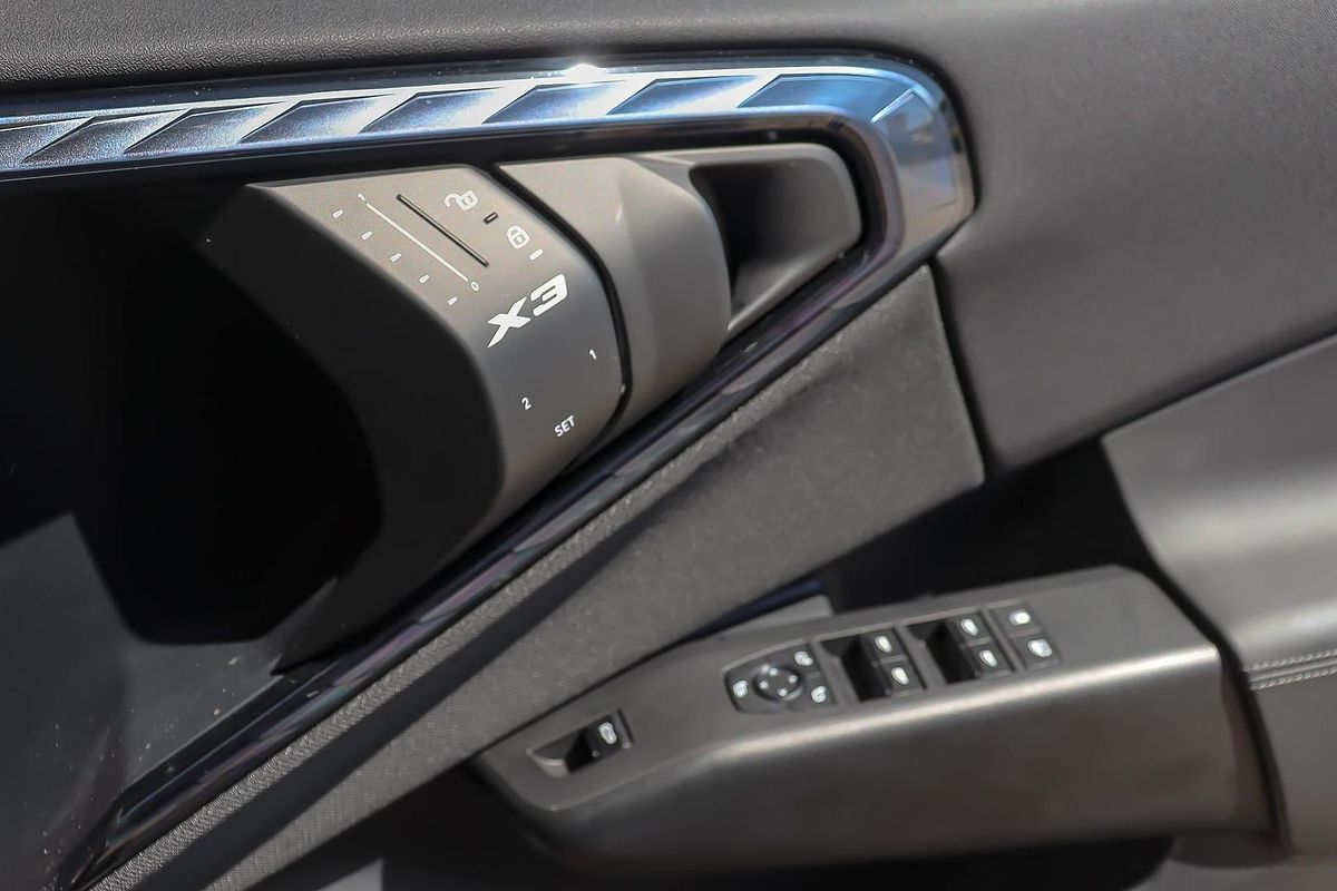 2025 BMW X3 30e xDrive G45