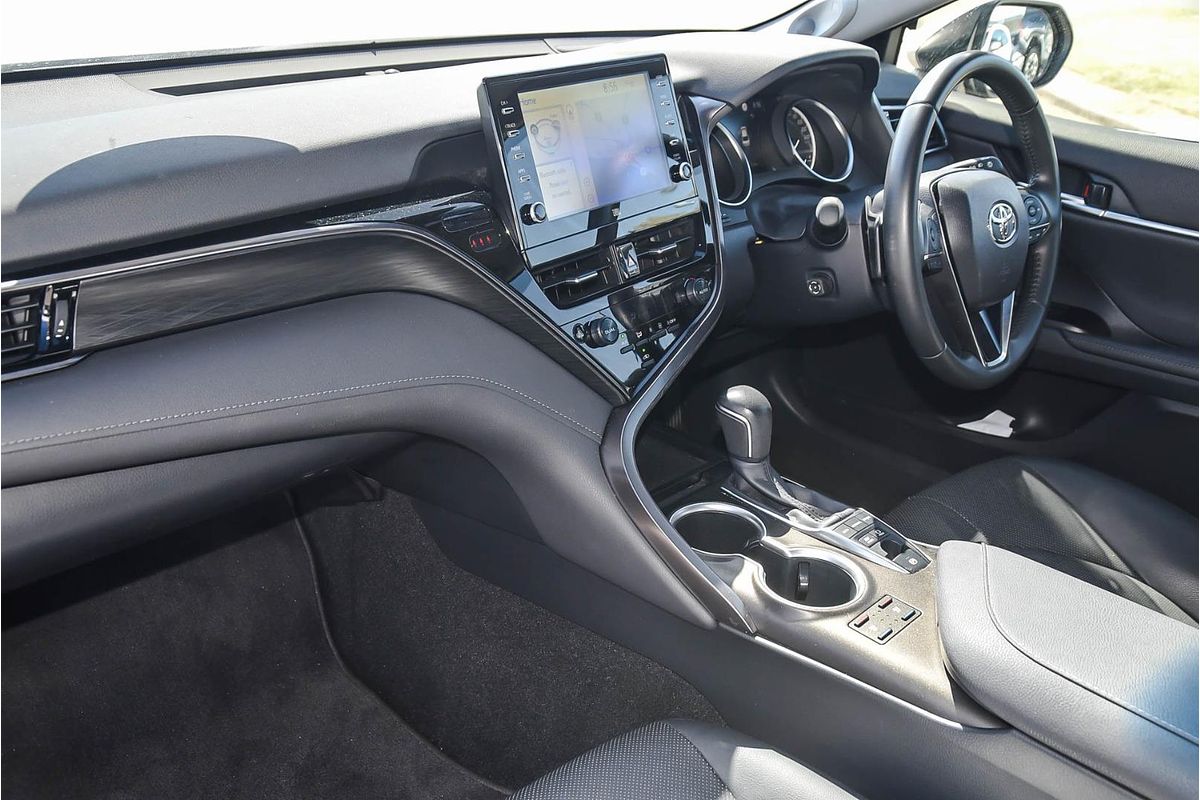 2024 Toyota Camry SL AXVH70R