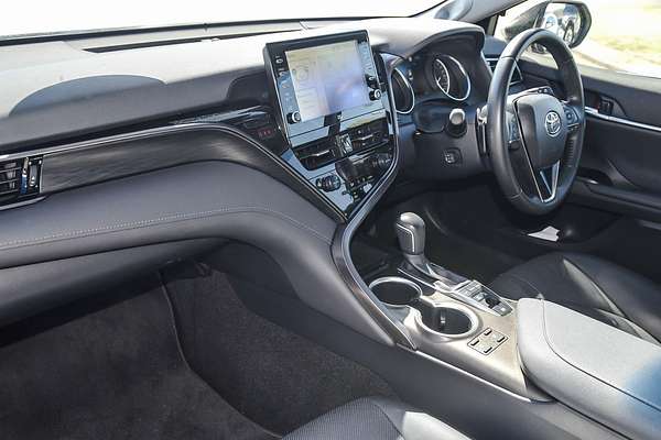 2024 Toyota Camry SL AXVH70R