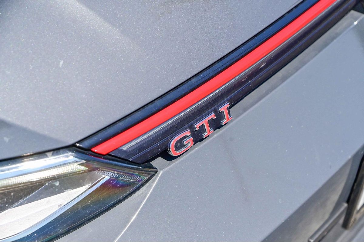 2021 Volkswagen Golf GTI 8