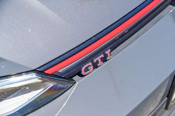 2021 Volkswagen Golf GTI 8