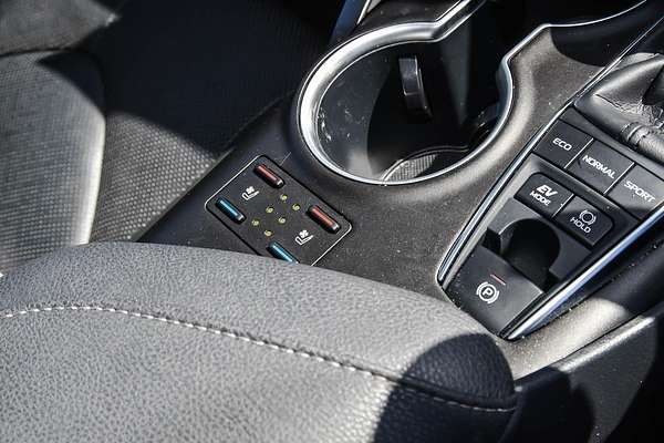 2024 Toyota Camry SL AXVH70R