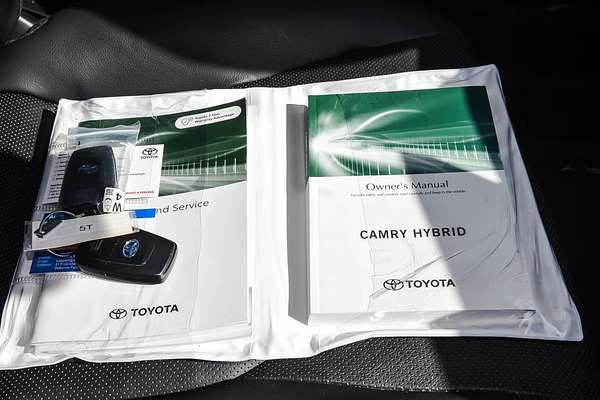 2024 Toyota Camry SL AXVH70R