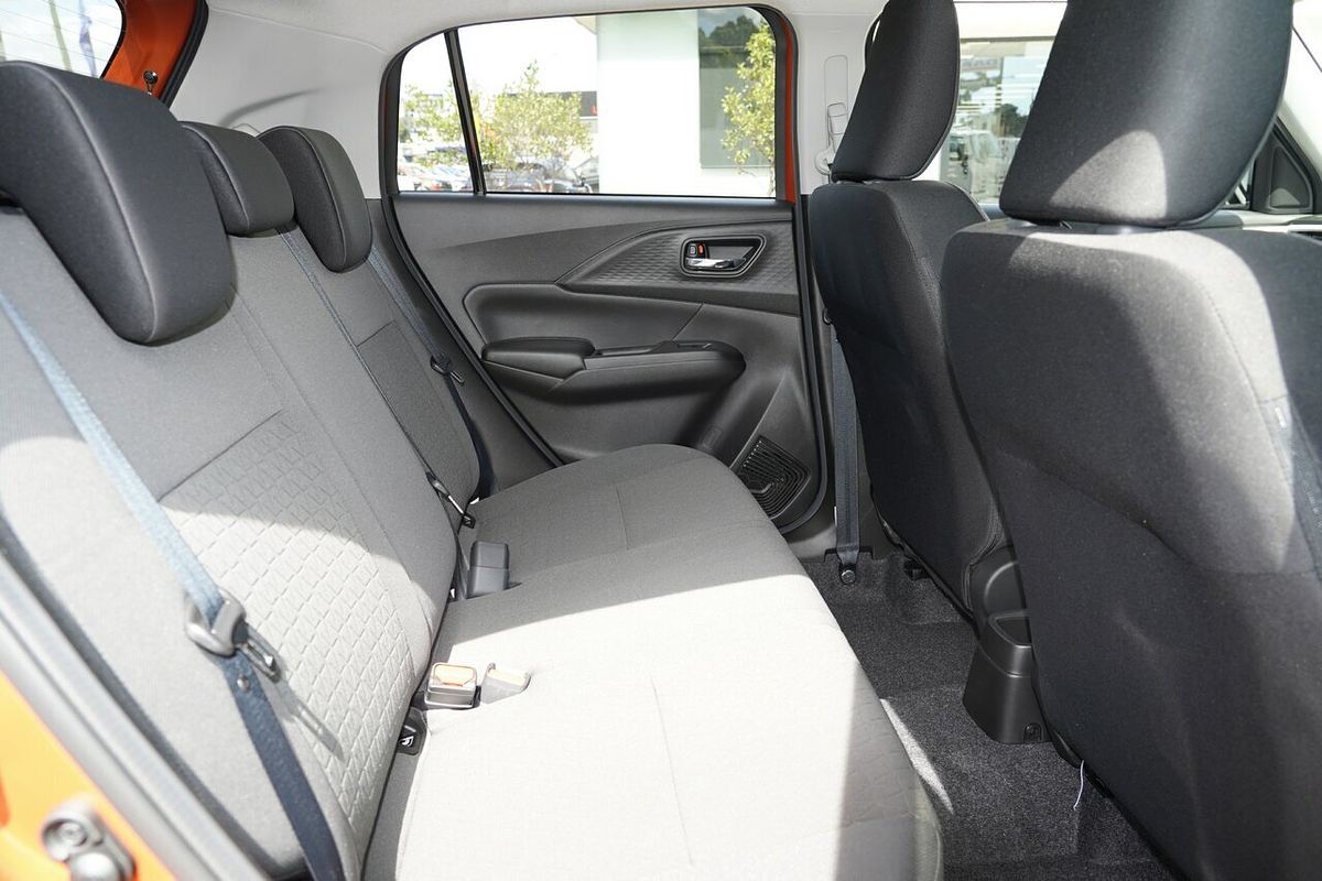 2025 Suzuki Swift Hybrid GLX UZ