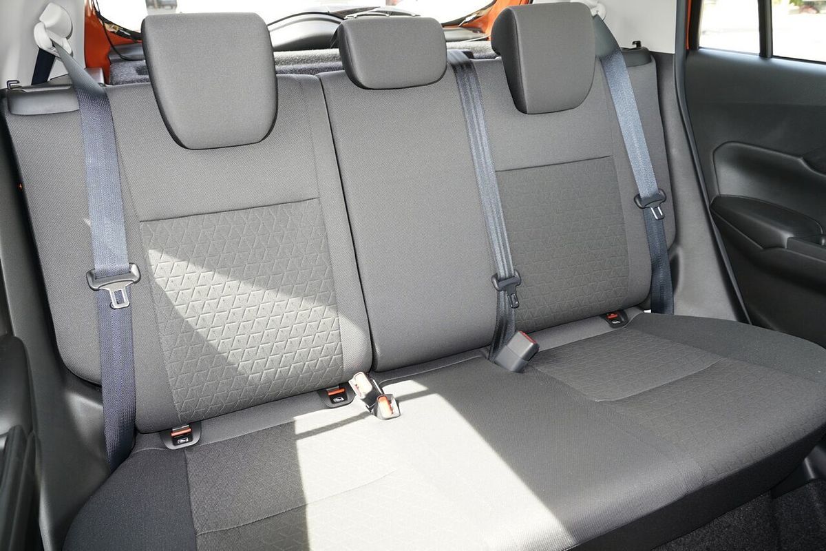 2025 Suzuki Swift Hybrid GLX UZ