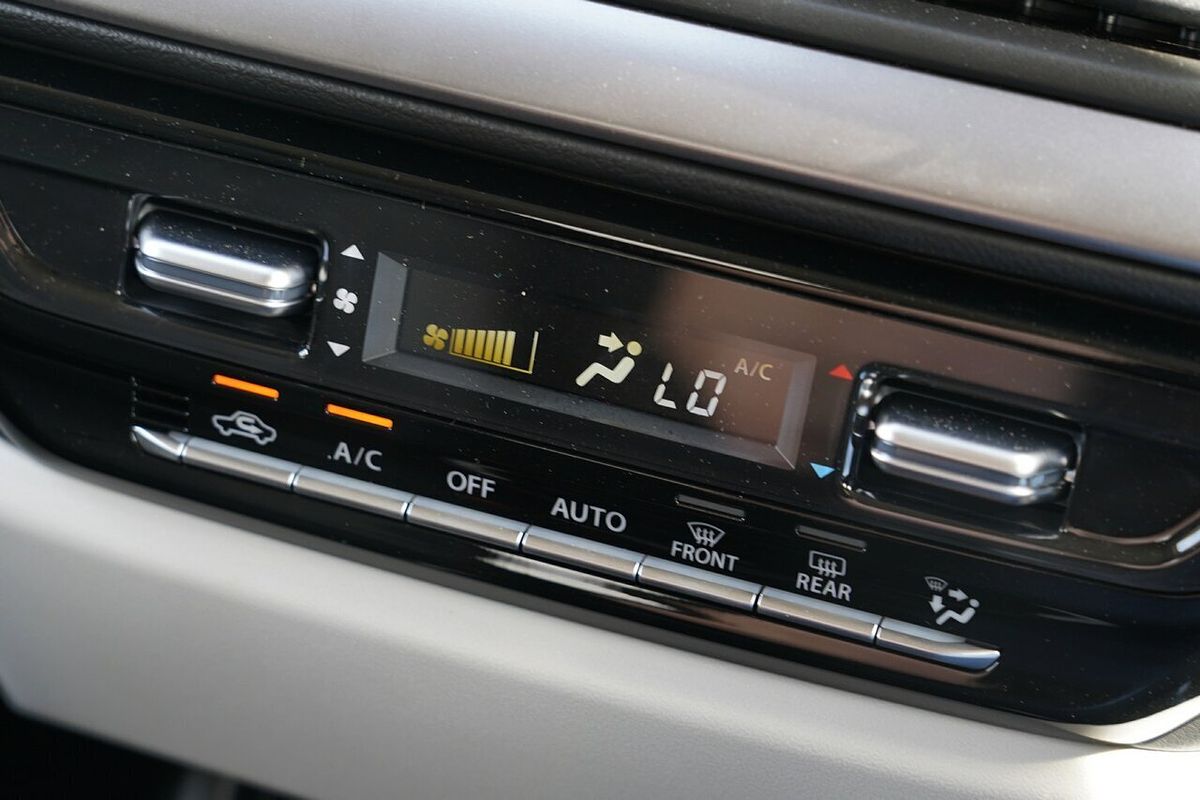 2025 Suzuki Swift Hybrid GLX UZ