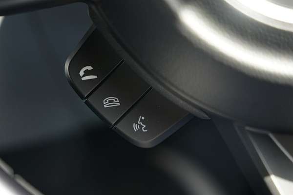 2025 Suzuki Swift Hybrid GLX UZ