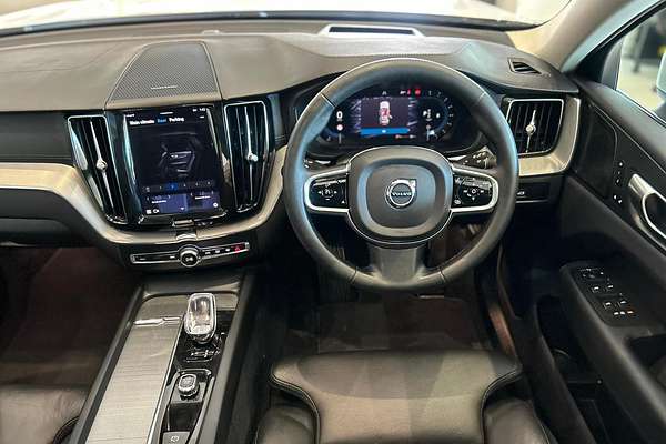 2023 Volvo XC60 Ultimate B5 Bright
