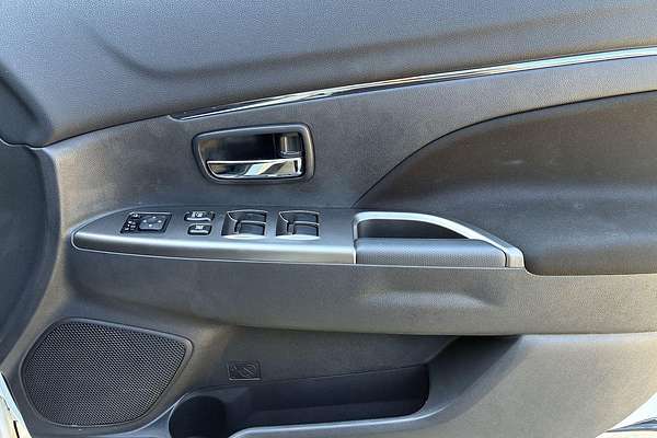 2025 Mitsubishi ASX LS XD