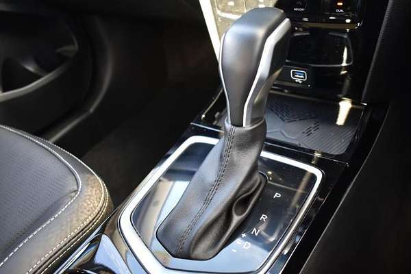 2025 Mahindra XUV3XO AX7L