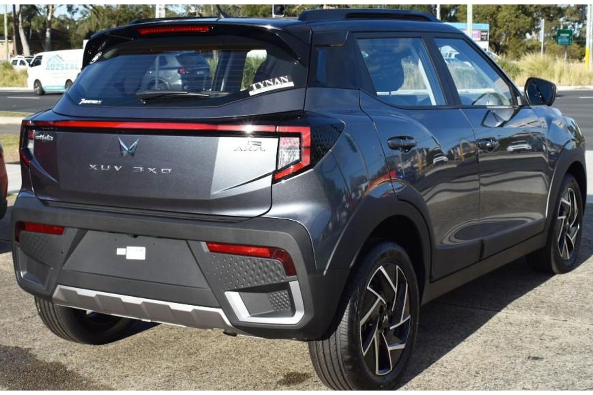 2025 Mahindra XUV3XO AX7L