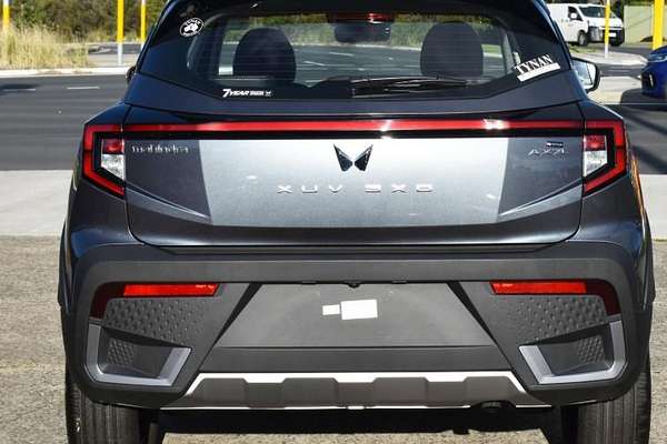 2025 Mahindra XUV3XO AX7L