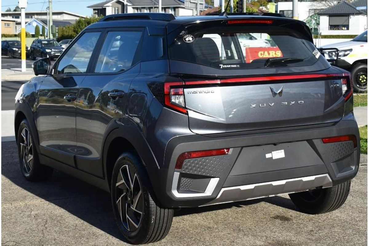 2025 Mahindra XUV3XO AX7L