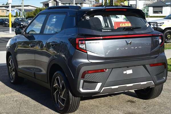 2025 Mahindra XUV3XO AX7L