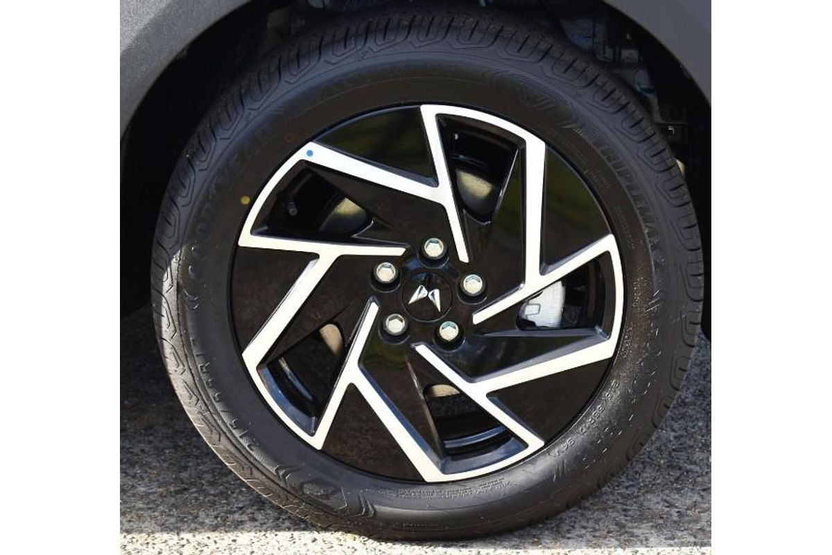 2025 Mahindra XUV3XO AX7L