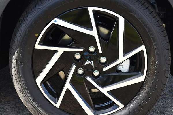 2025 Mahindra XUV3XO AX7L