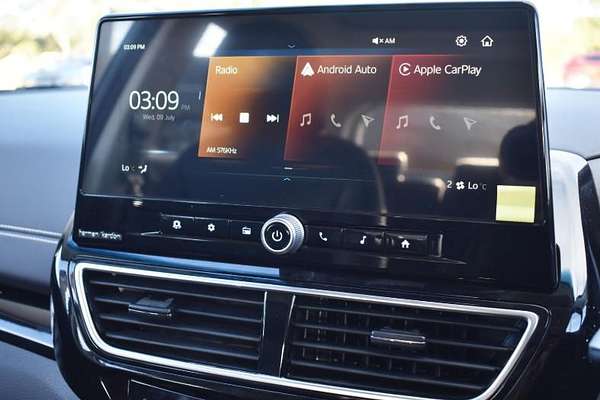 2025 Mahindra XUV3XO AX7L