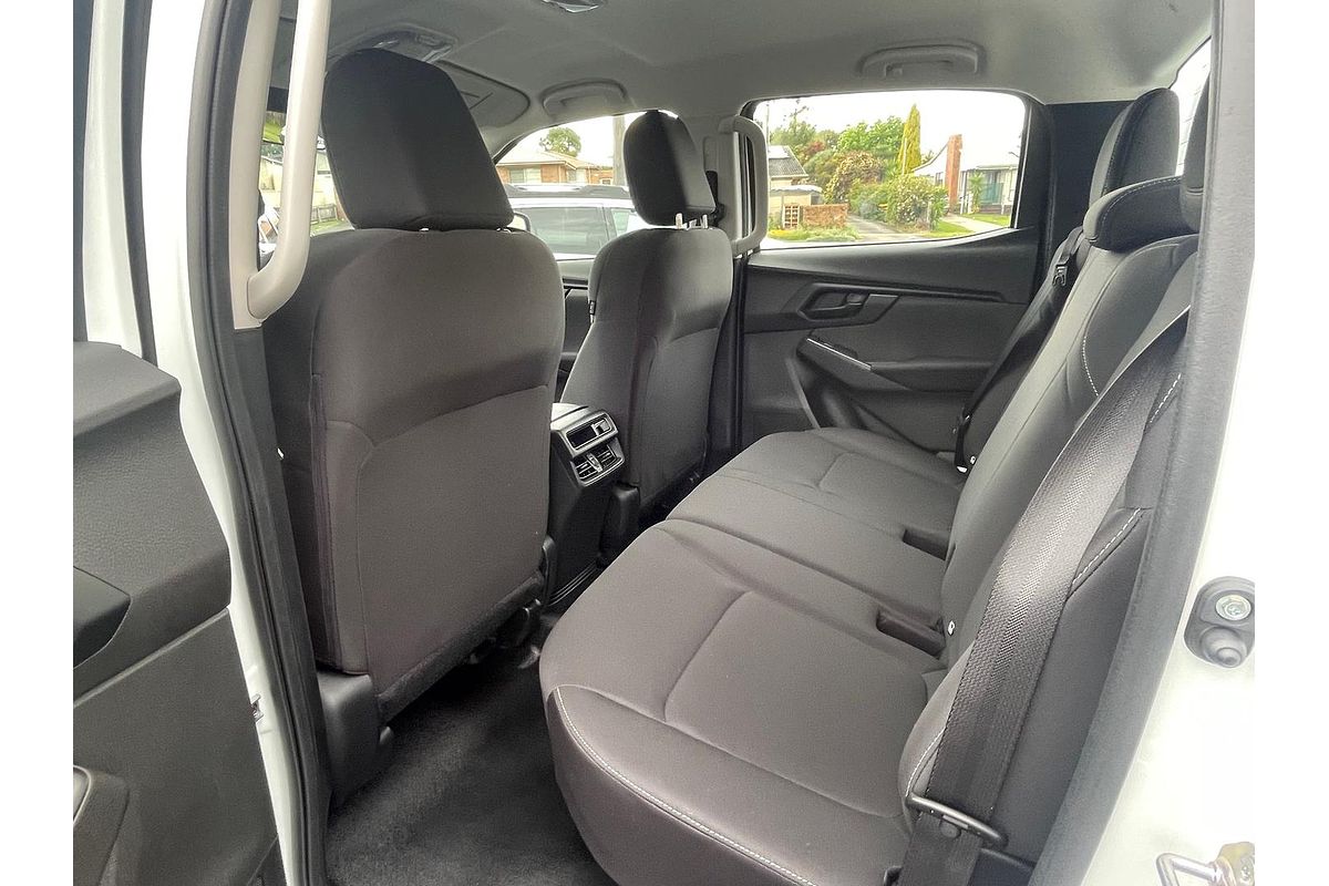 2025 Isuzu D-MAX SX 4X4