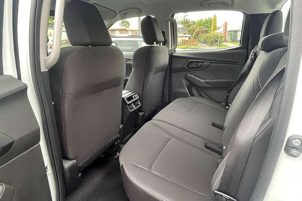 2025 Isuzu D-MAX SX 4X4