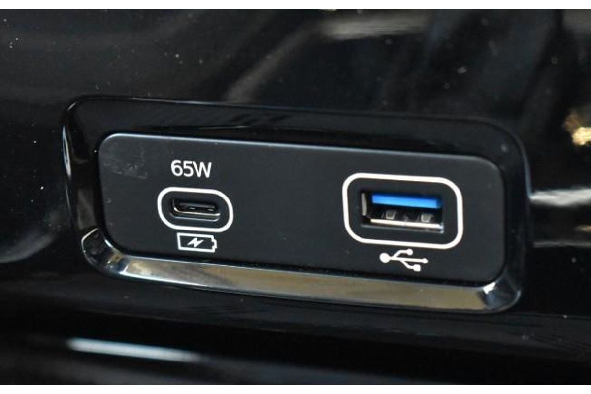 2025 Mahindra XUV3XO AX7L