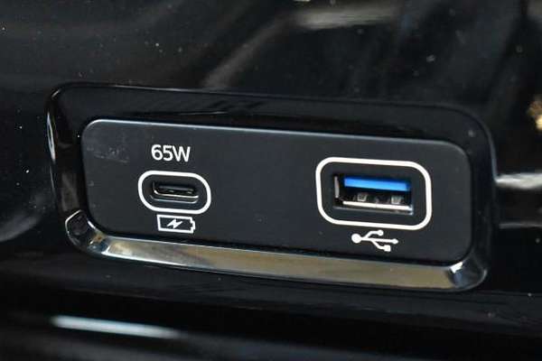 2025 Mahindra XUV3XO AX7L