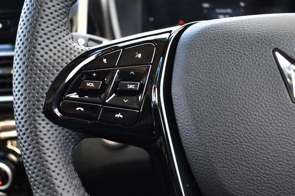 2025 Mahindra XUV3XO AX7L