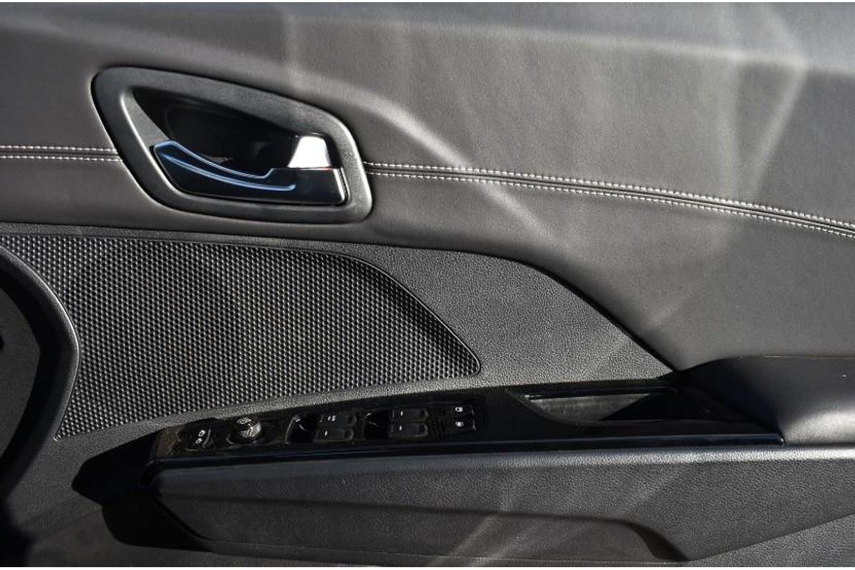 2025 Mahindra XUV3XO AX7L