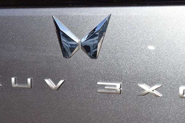 2025 Mahindra XUV3XO AX7L
