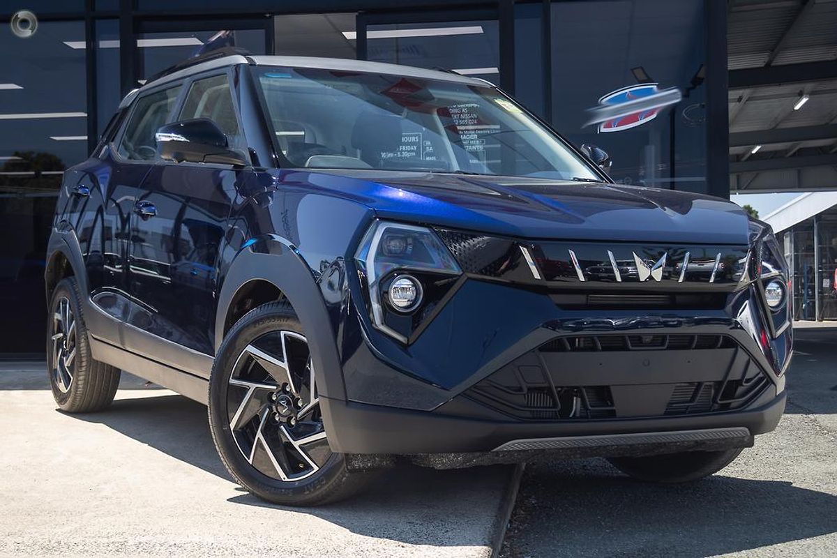 2025 Mahindra XUV3XO AX7L