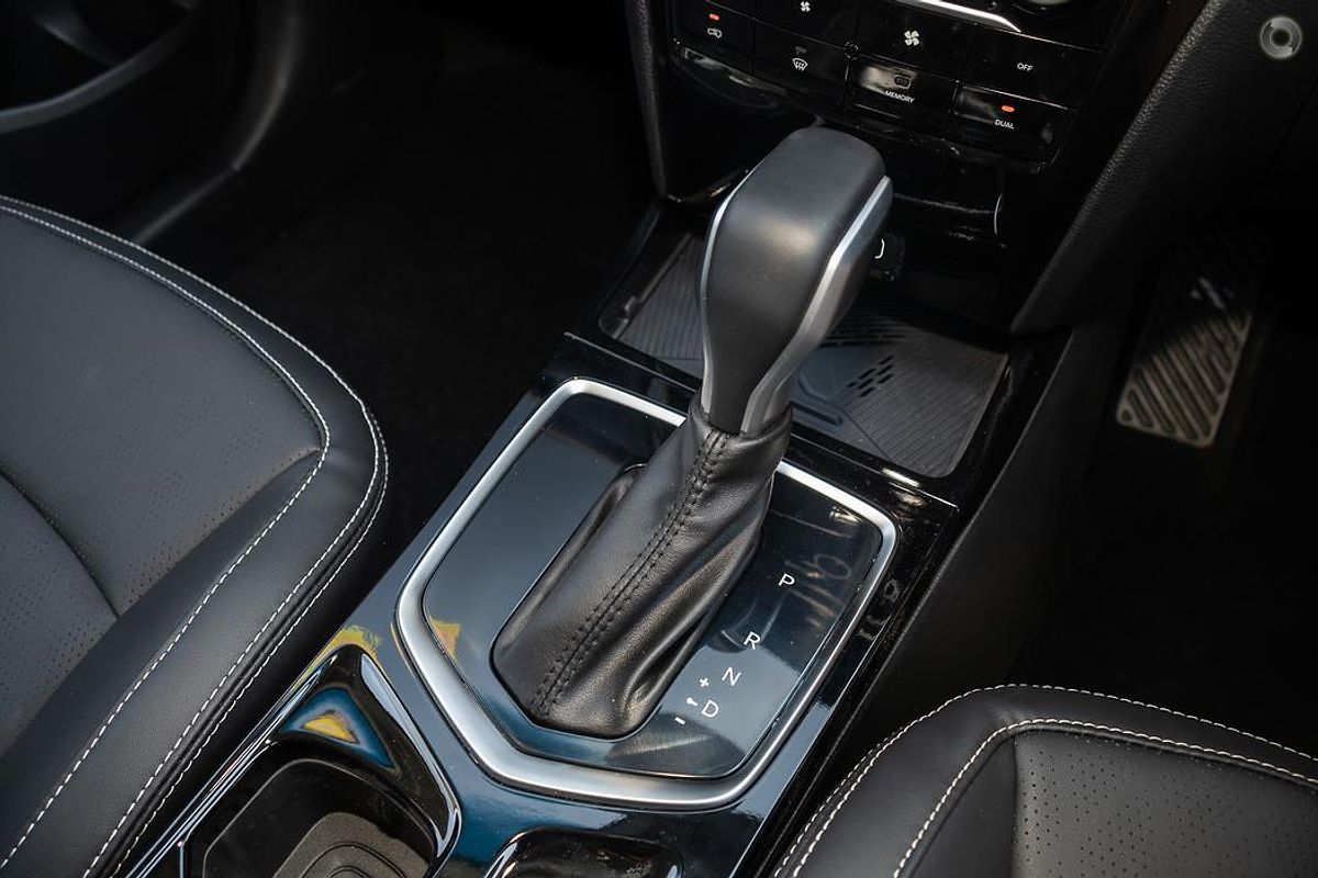 2025 Mahindra XUV3XO AX7L