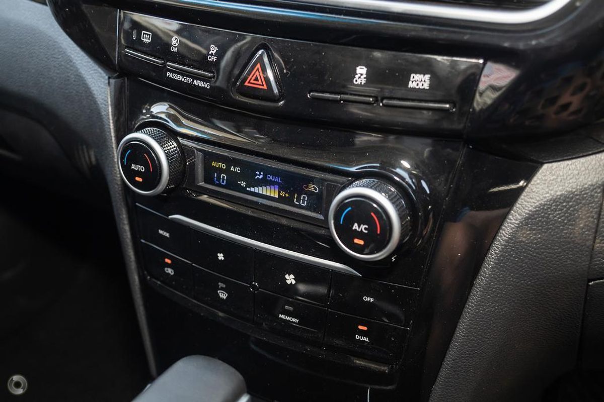 2025 Mahindra XUV3XO AX7L