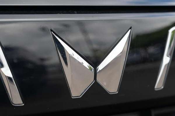 2025 Mahindra XUV3XO AX5L