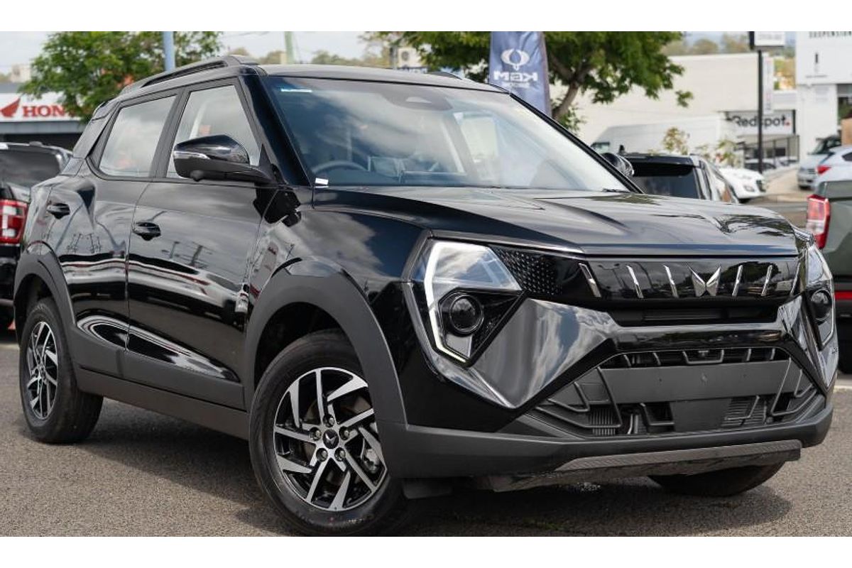 2025 Mahindra XUV3XO AX5L