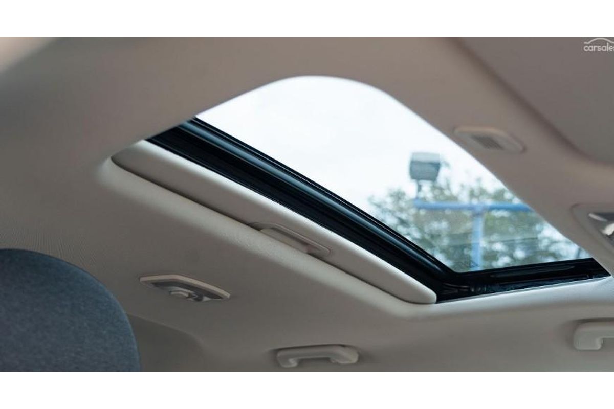 2025 Mahindra XUV3XO AX5L