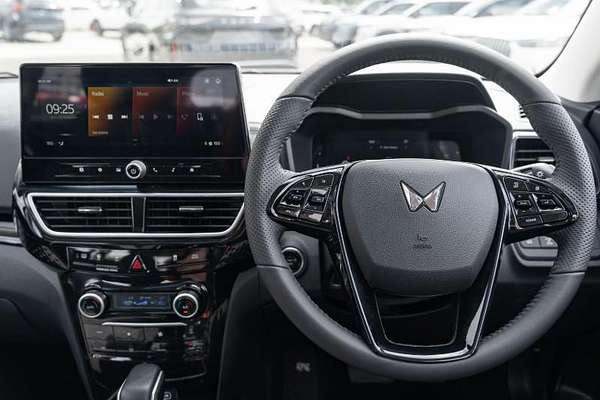 2025 Mahindra XUV3XO AX5L