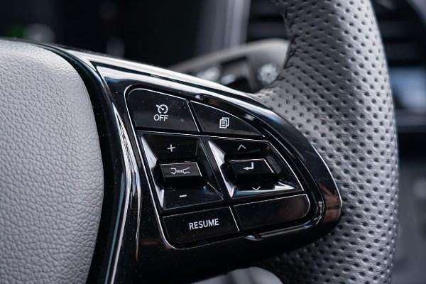 2025 Mahindra XUV3XO AX5L