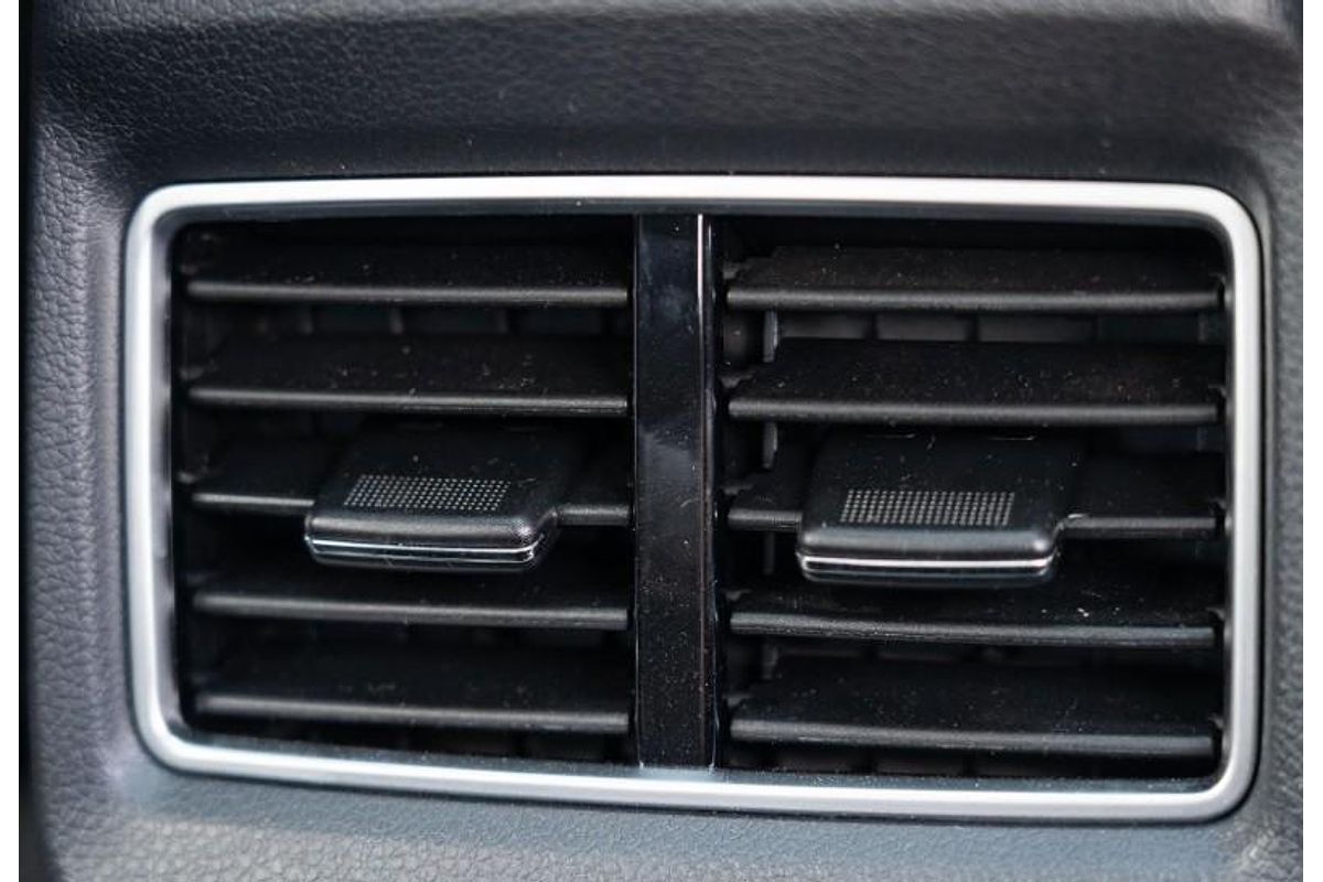 2025 Mahindra XUV3XO AX5L