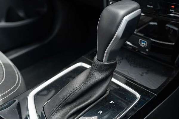 2025 Mahindra XUV3XO AX5L