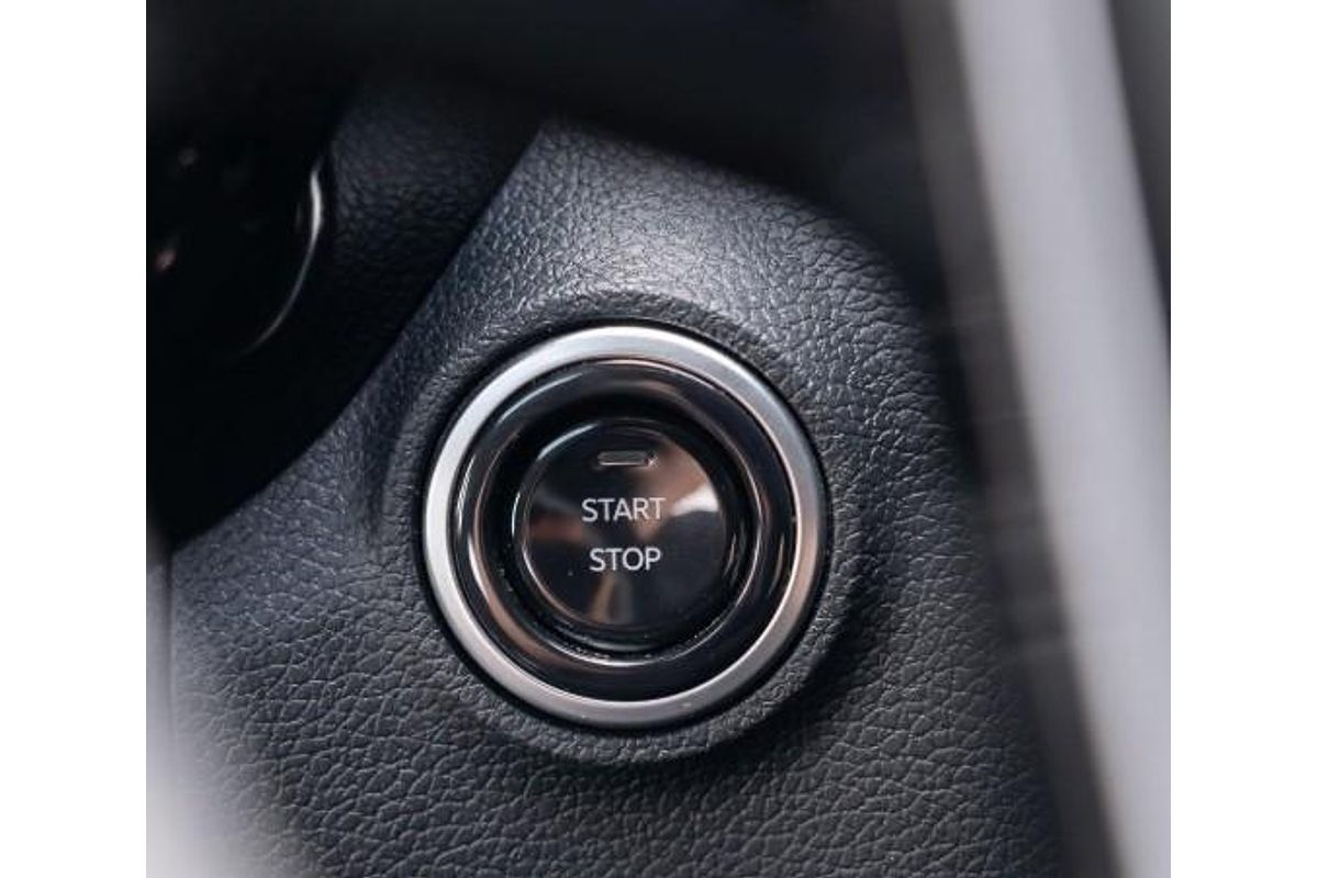 2025 Mahindra XUV3XO AX5L