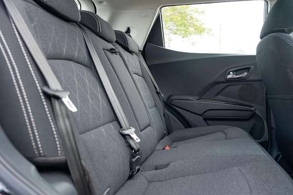 2025 Mahindra XUV3XO AX5L