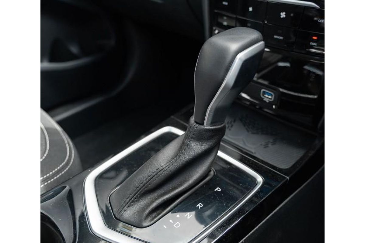 2025 Mahindra XUV3XO AX5L