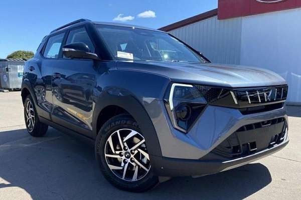 2025 Mahindra XUV3XO AX5L