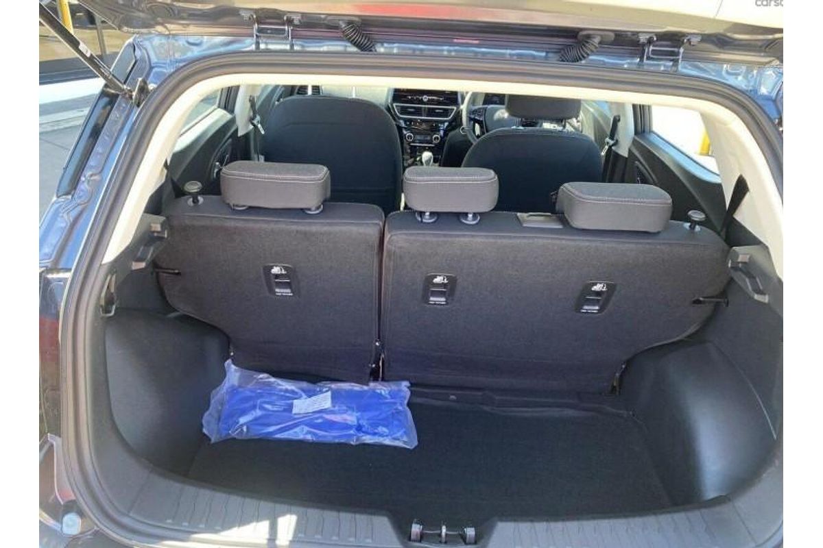 2025 Mahindra XUV3XO AX5L