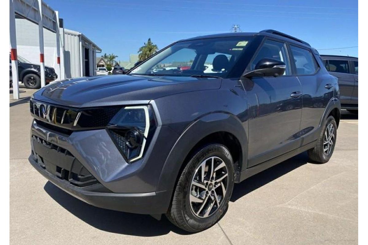 2025 Mahindra XUV3XO AX5L